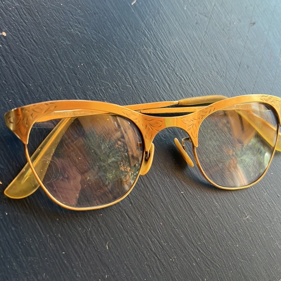 Vintage Glasses - Picture 2 of 10